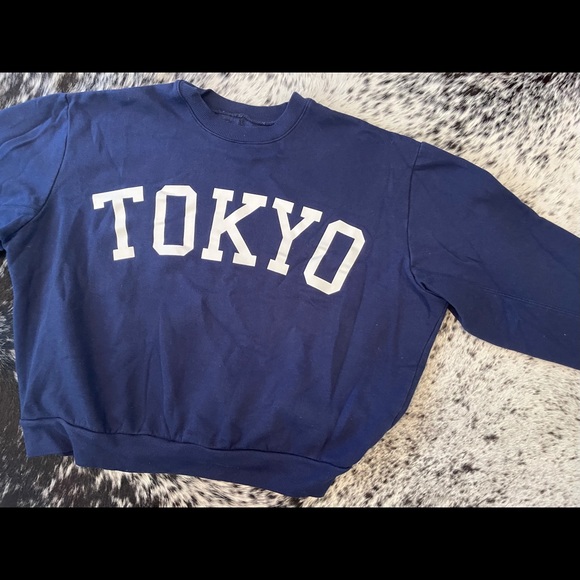 Tokyo, never worn, navy soft semi cropped slouchy sweatshirt - Picture 4 of 5